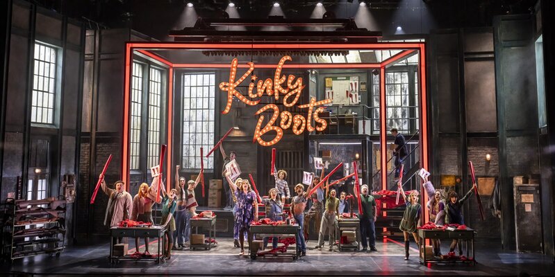03_kinky-boots-the-musical_credit_johan-persson